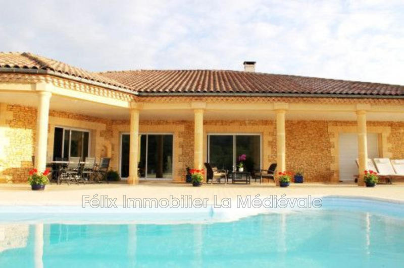 Demeure - 230 m² - 5 pièces