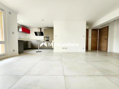 Appartement ancien - 66 m² - 3 pièces