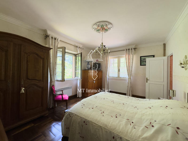 Villa - 223 m² - 6 pièces