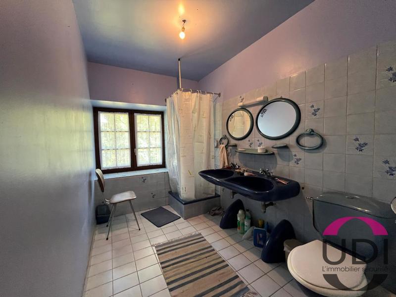 Maison - 220 m² - 5 pièces