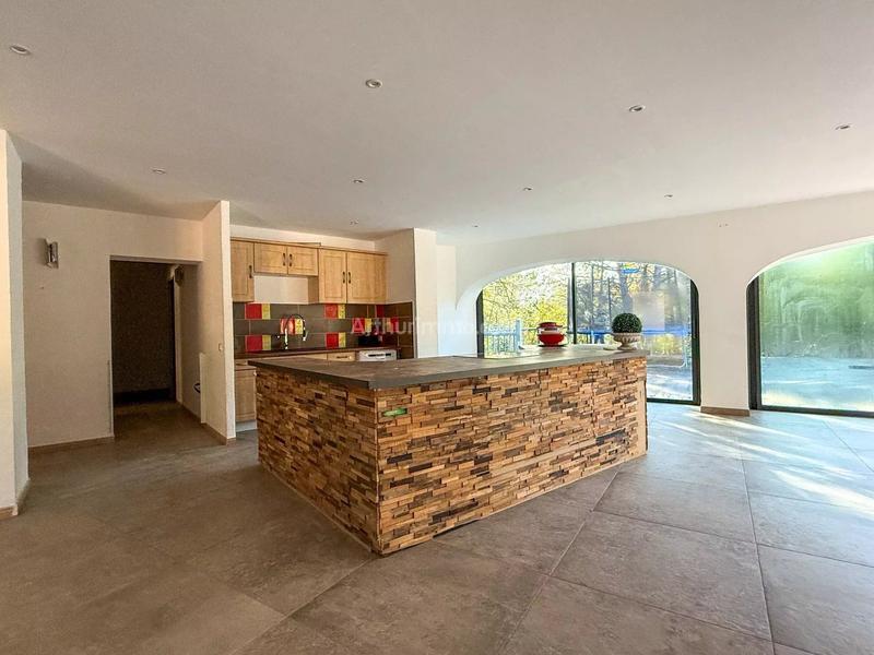 Maison - 174 m² - 5 pièces