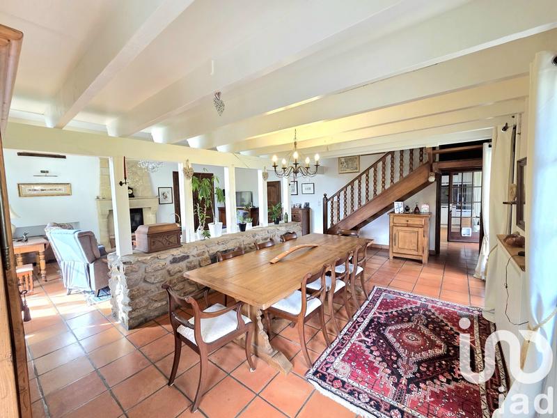 Maison - 216 m² - 10 pièces