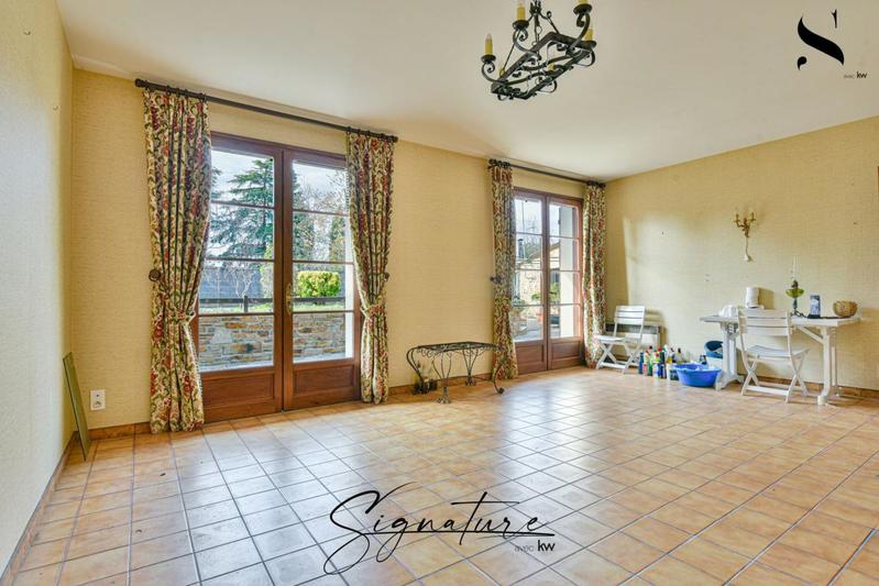 Maison - 163 m² - 8 pièces