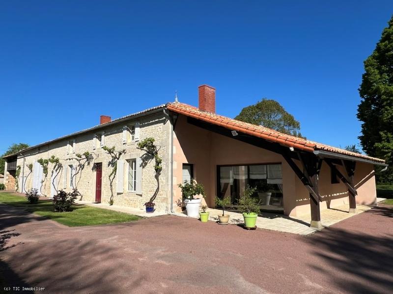 Longère - 293 m² - 8 pièces