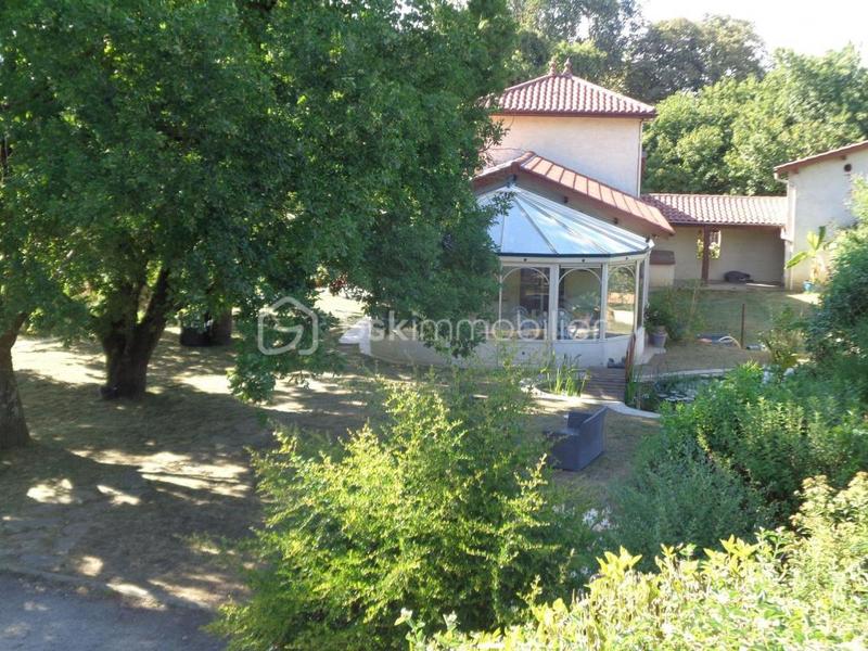 Propriété - 146 m² - 6 pièces