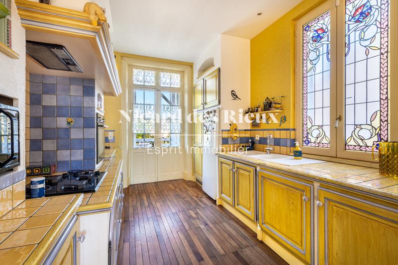 Maison - 180 m² - 8 pièces