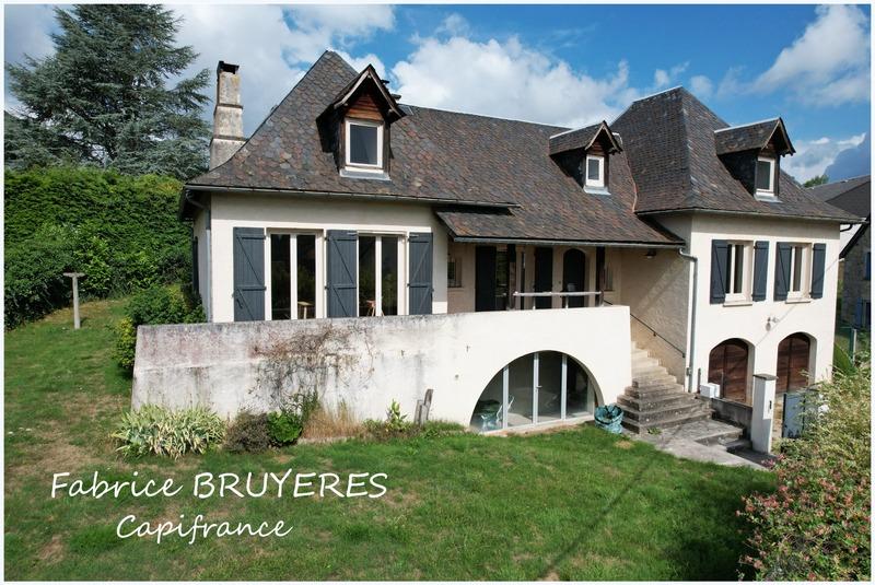 Maison - 230 m² - 5 pièces