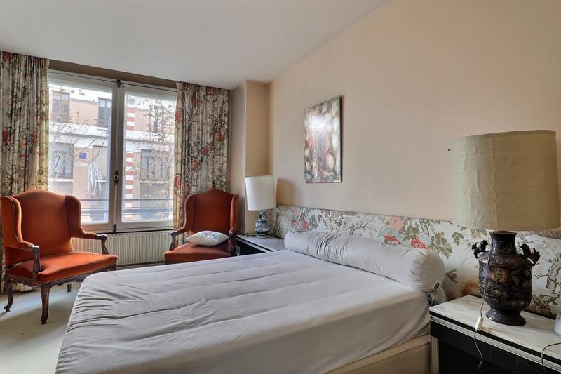 Duplex - 242 m² - 9 pièces