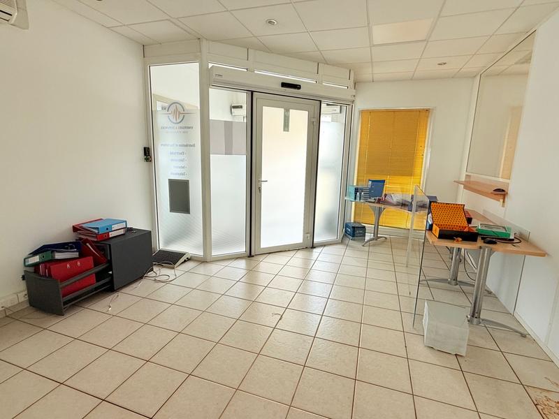 Bureau - 900 m²
