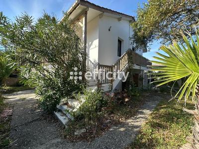 Maison - 127 m² - 10 pièces