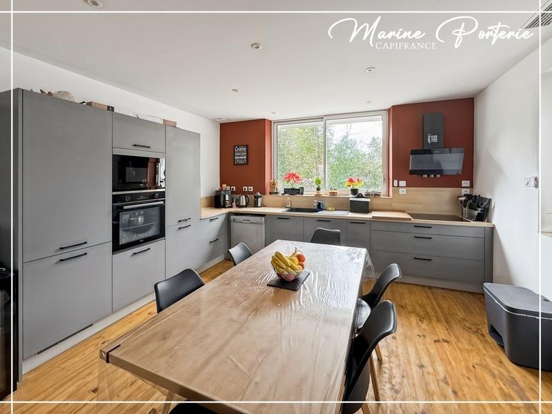 Maison - 93 m² - 4 pièces