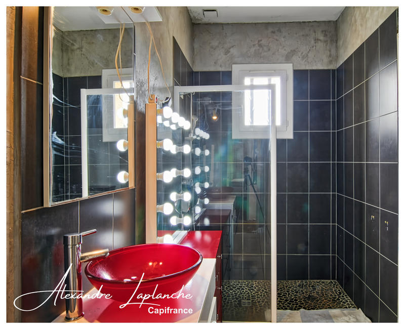 Maison - 177 m² - 7 pièces