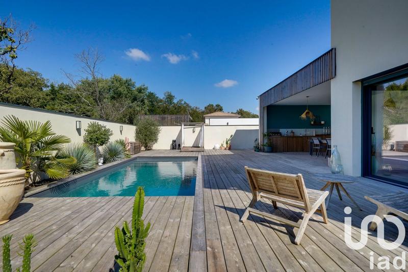 Maison - 200 m² - 6 pièces