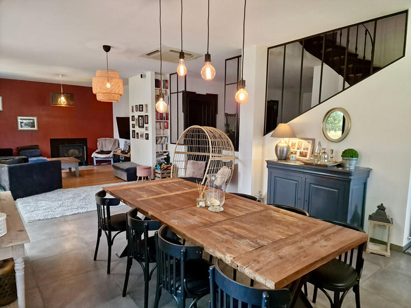 Maison - 262 m² - 9 pièces