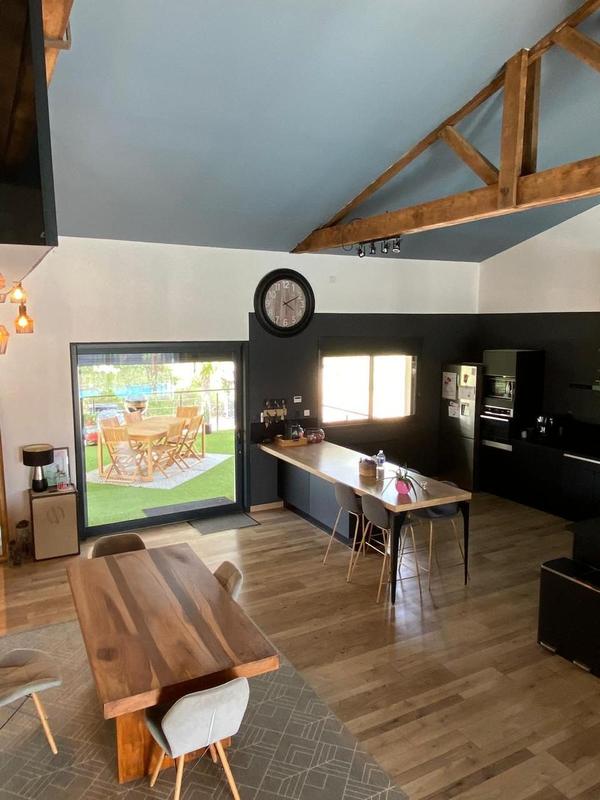 Maison contemporaine - 240 m² - 9 pièces