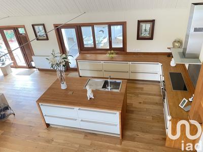 Maison - 200 m² - 7 pièces