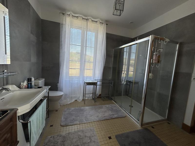 Maison ancienne - 285 m² - 8 pièces