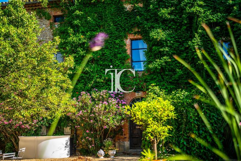 Mas - 466 m² - 13 pièces