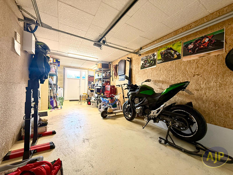 Maison - 104 m² - 6 pièces