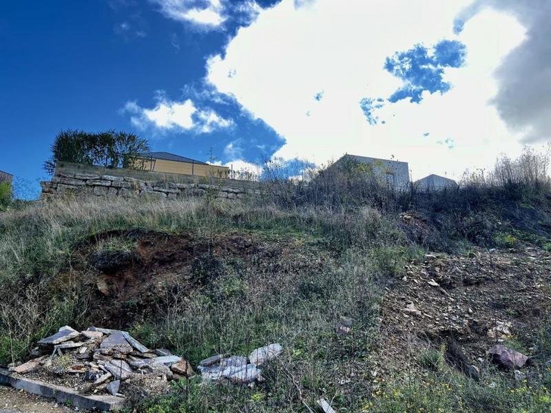 Terrain constructible - 607 m²