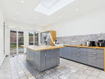 Maison - 162 m² - 7 pièces