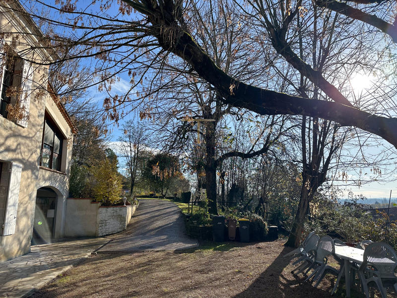 Maison - 203 m² - 6 pièces