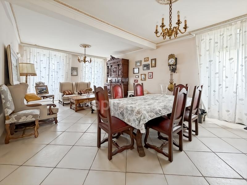 Maison - 121 m² - 6 pièces