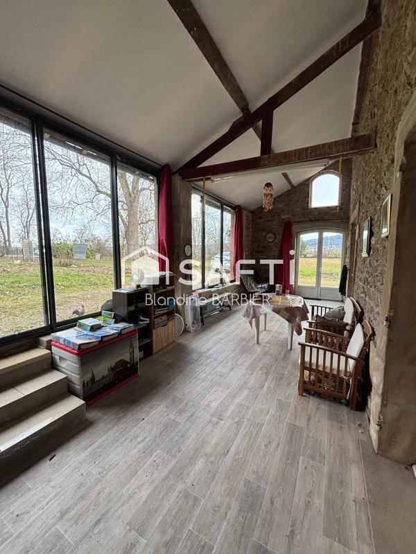 Maison - 241 m² - 7 pièces