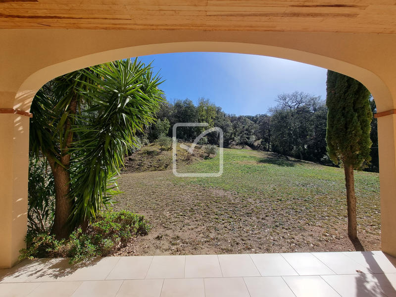 Propriété - 217 m² - 6 pièces