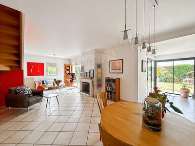 Maison - 174 m² - 8 pièces