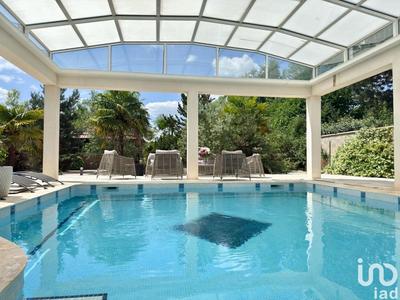 Maison - 304 m² - 5 pièces