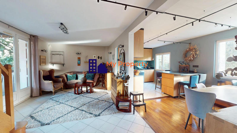 Maison traditionnelle - 127 m² - 7 pièces