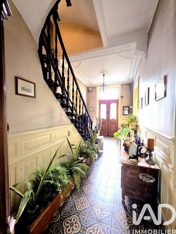 Maison - 292 m² - 12 pièces