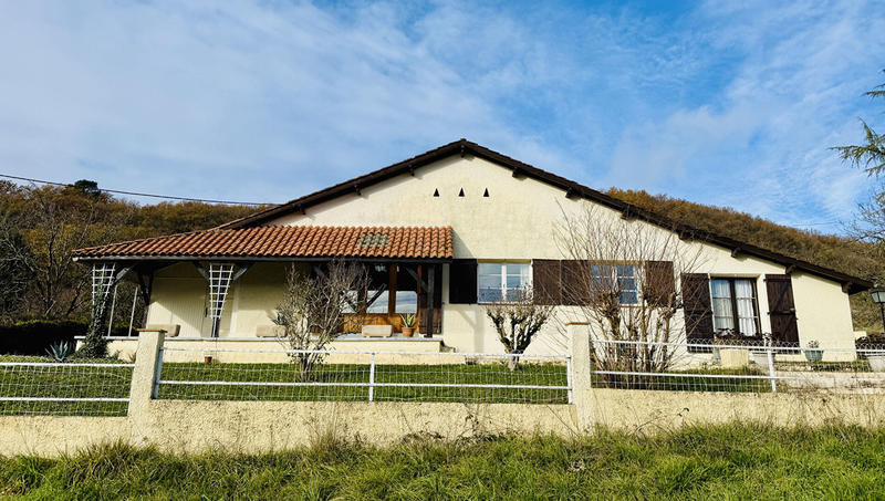 Maison - 142 m² - 6 pièces