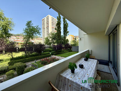 Appartement - 98 m² - 5 pièces