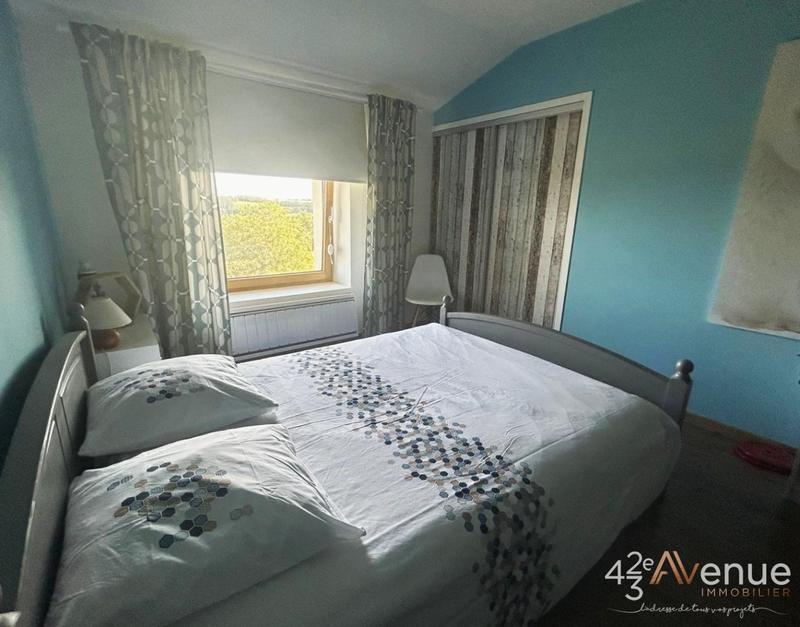 Maison - 375 m² - 9 pièces