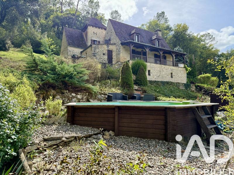 Maison - 185 m² - 8 pièces