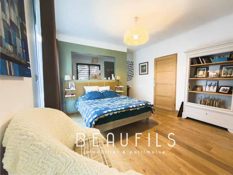 Villa - 215 m² - 10 pièces