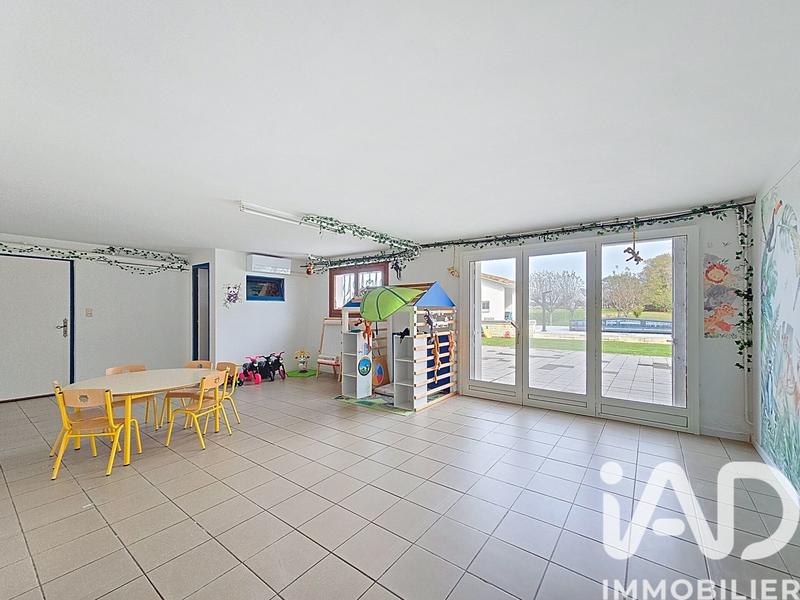 Maison - 330 m² - 13 pièces