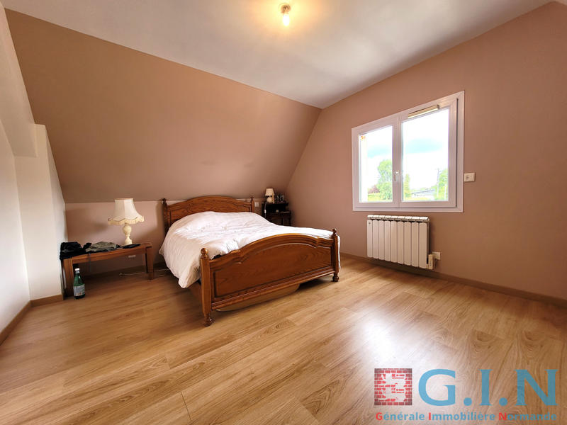 Maison - 235 m² - 8 pièces