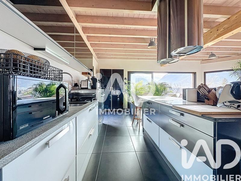 Châlet - 208 m² - 6 pièces