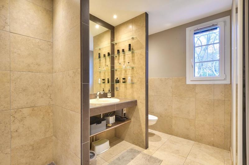 Maison - 285 m² - 6 pièces