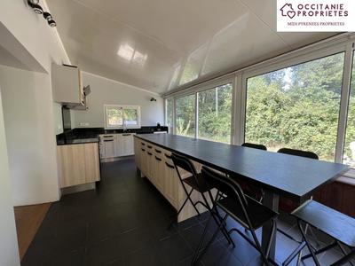 Propriété - 230 m² - 7 pièces