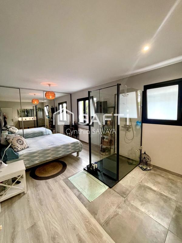 Maison - 180 m² - 7 pièces