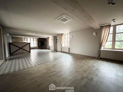 Maison - 205 m² - 7 pièces