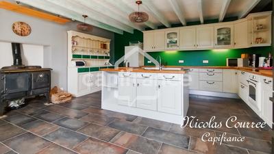 Maison - 202 m² - 5 pièces