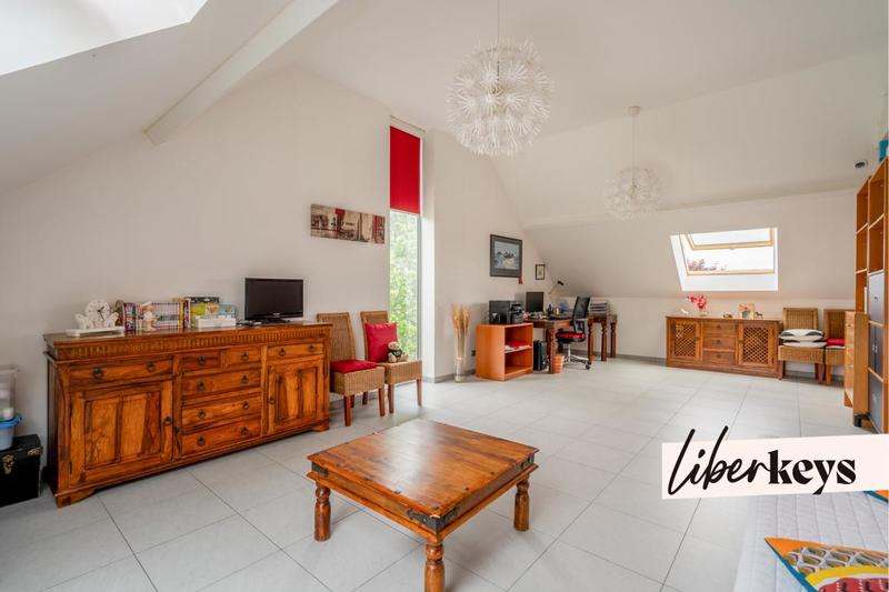 Maison - 210 m² - 7 pièces