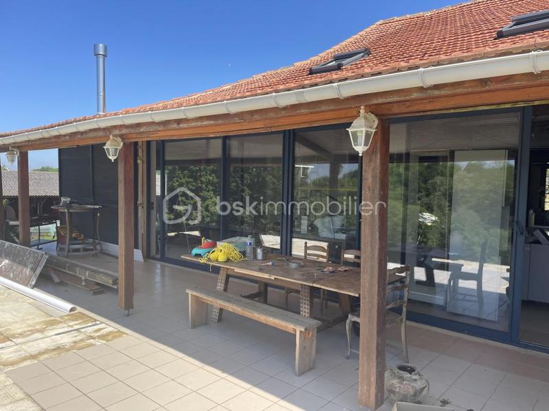 Propriété - 700 m² - 26 pièces