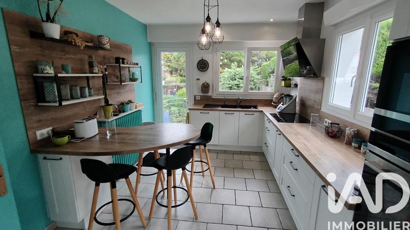 Maison - 217 m² - 9 pièces