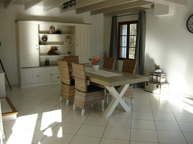 Maison - 223 m² - 9 pièces